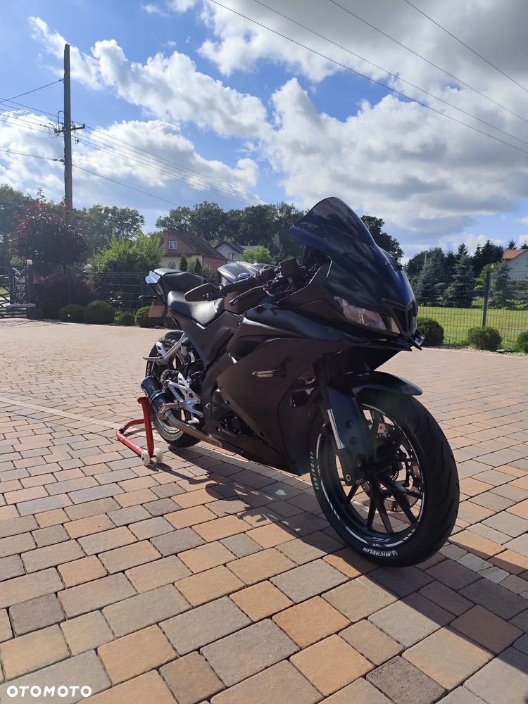 Yamaha YZF - 3