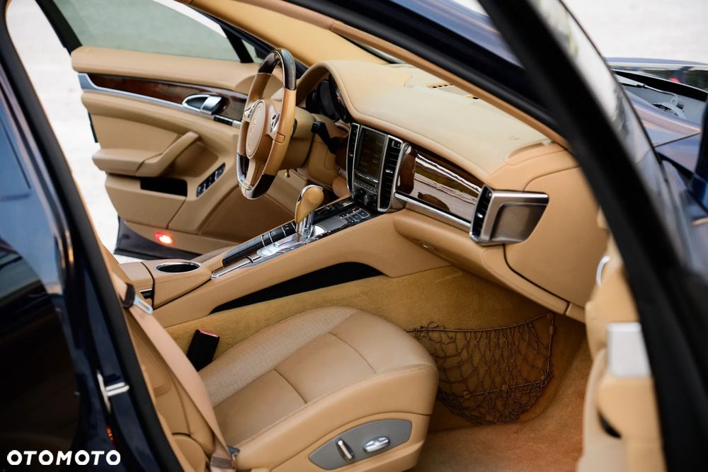 Porsche Panamera - 27