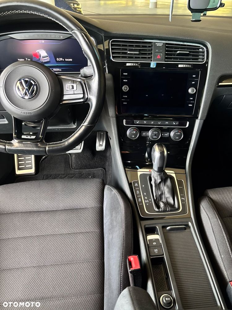 Volkswagen Golf - 21