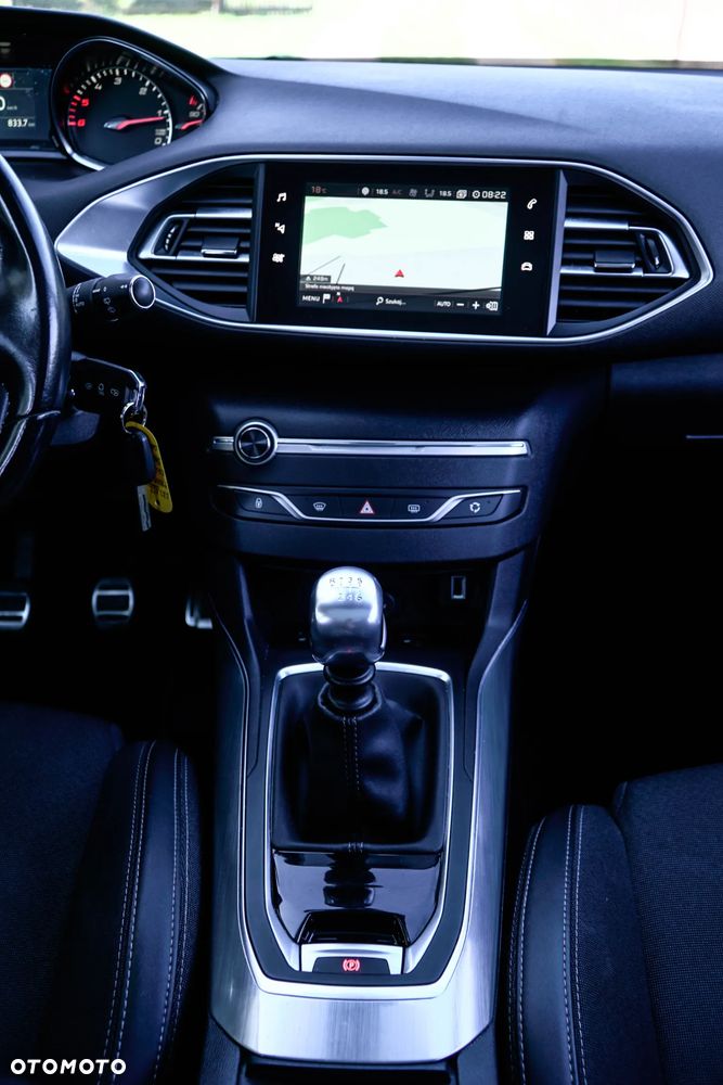 Peugeot 308 - 33