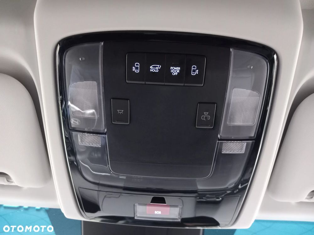 Hyundai Staria 1.6 T-GDI HEV Smart VIP - 32