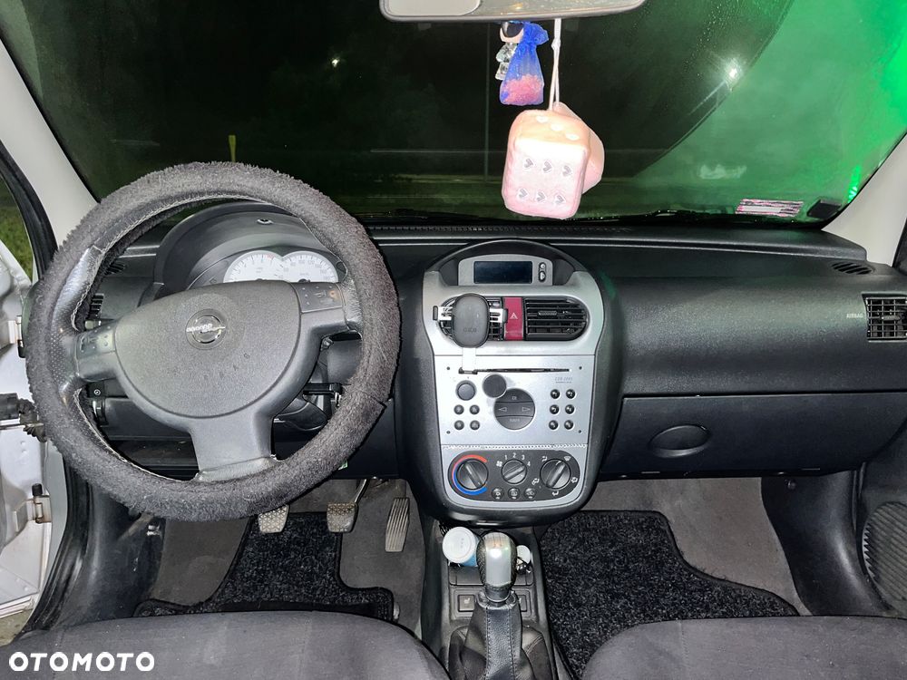 Opel Corsa - 1