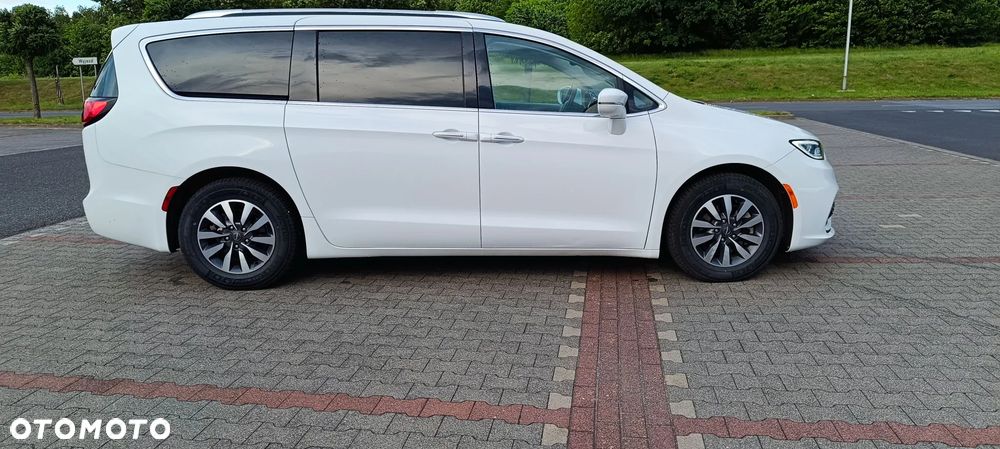 Chrysler Pacifica - 6