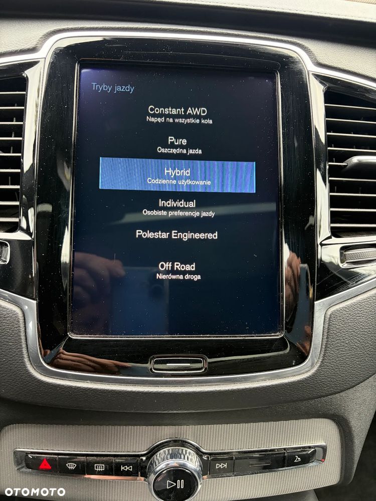 Volvo XC 90 T8 AWD Plug-In Hybrid R-Design 7os - 29