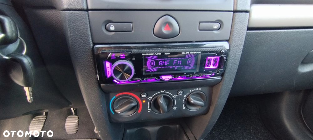 Renault Clio 1.2 16V Campus - 7