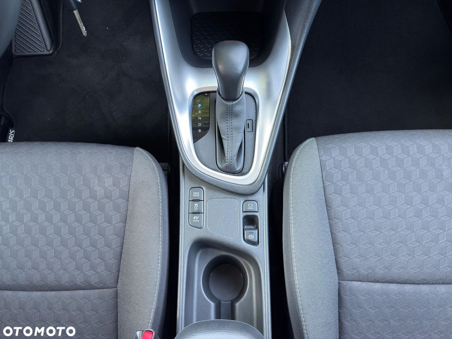 Toyota Yaris Hybrid 1.5 Comfort - 22