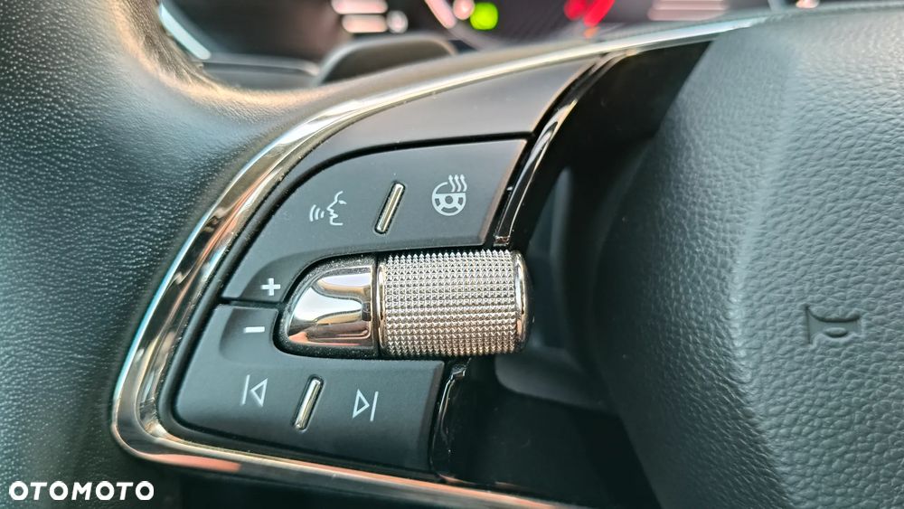 Skoda Superb 2.0 TDI Style DSG - 11