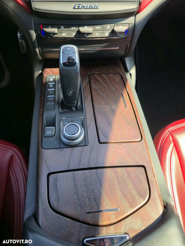 Maserati Ghibli GranLusso - 22