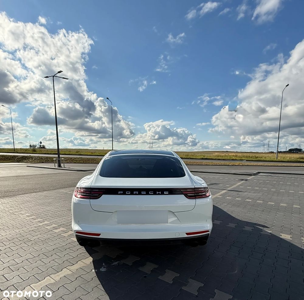 Porsche Panamera Standard - 12