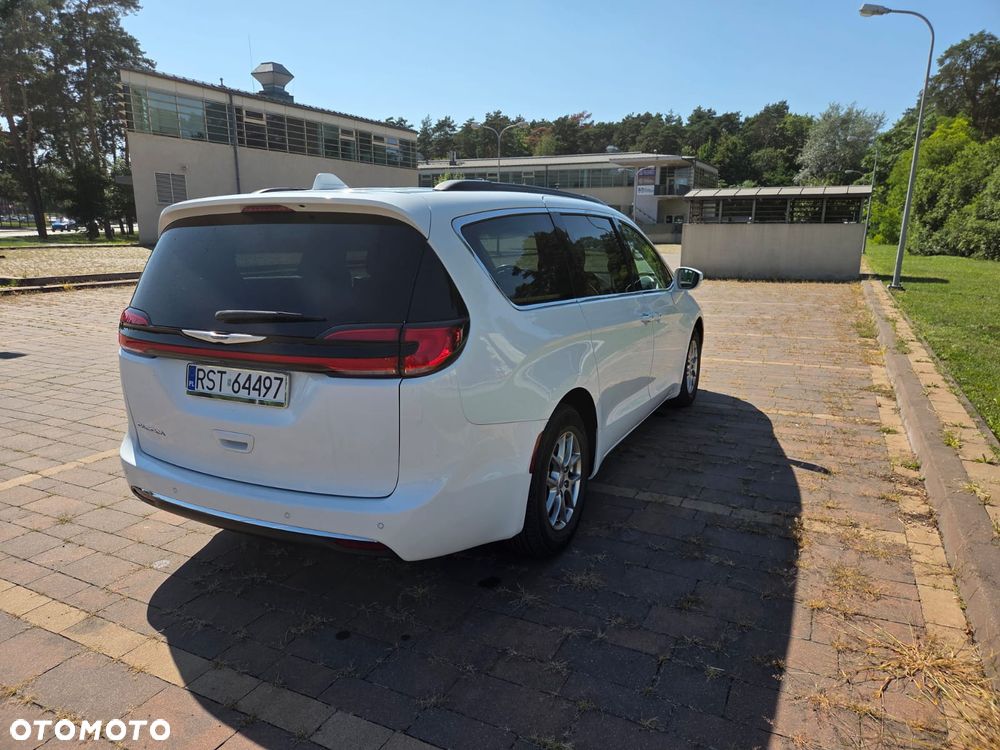 Chrysler Pacifica - 6