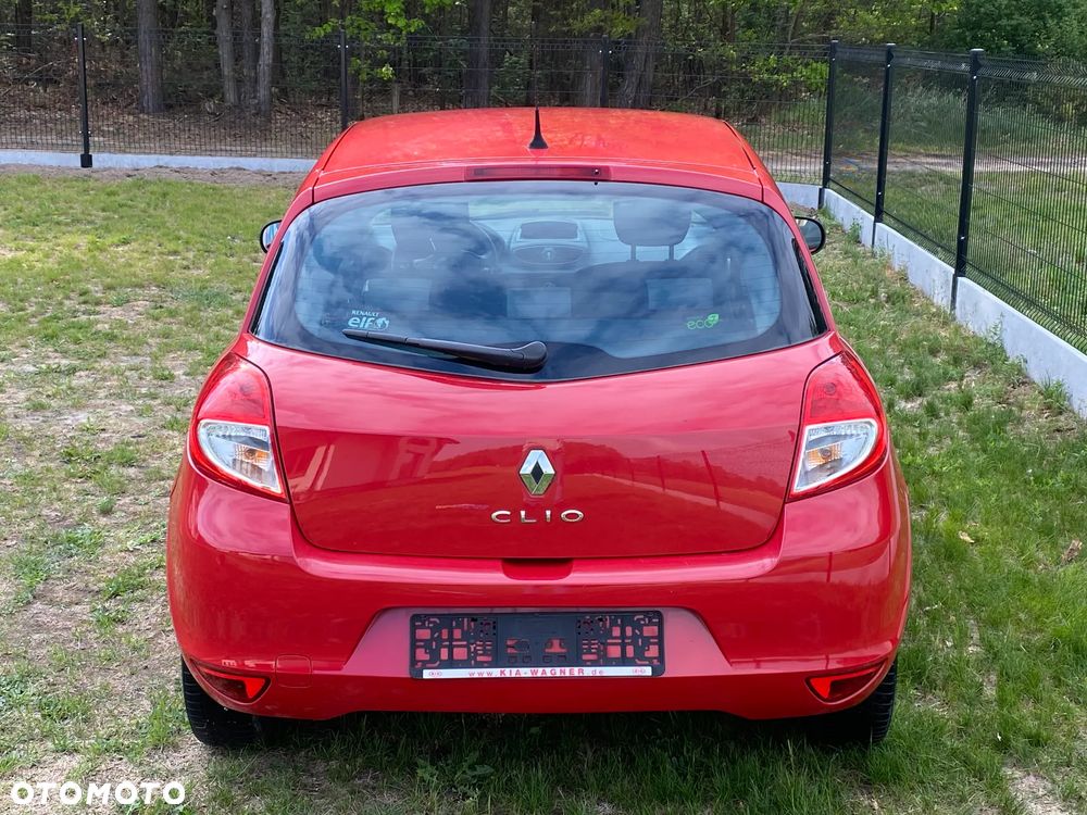 Renault Clio 1.2 16V 75 Dynamique - 13