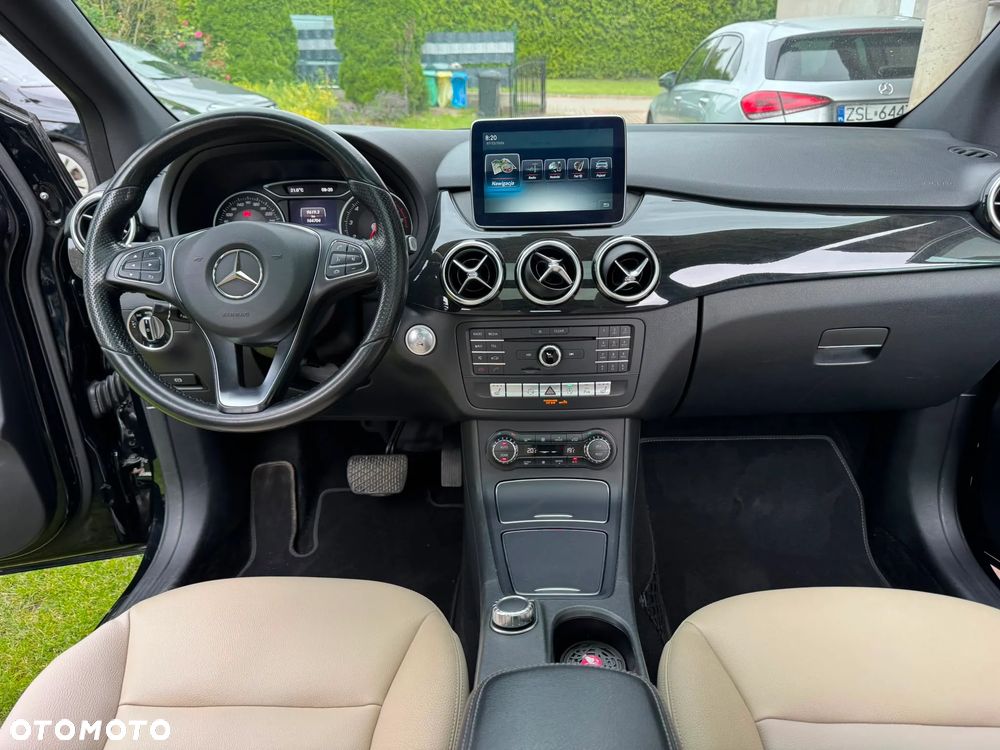 Mercedes-Benz Klasa B 250 4Matic 7G-DCT UrbanStyle Edition - 17