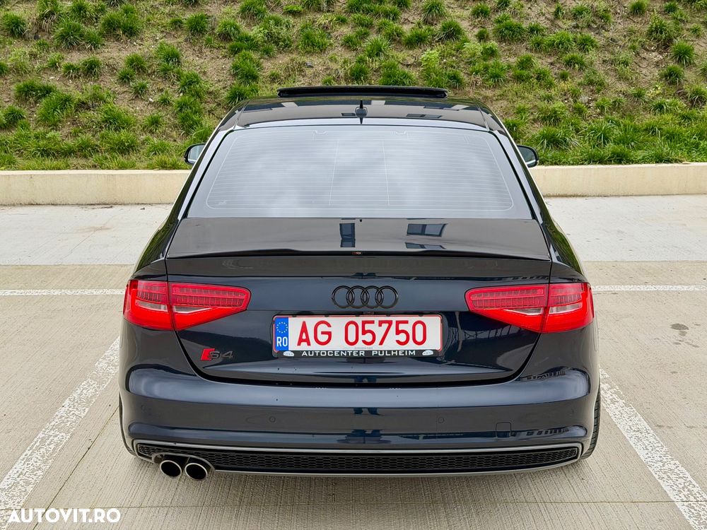 Audi A4 2.0 TDI DPF clean diesel quattro S tronic S line Sportpaket - 22