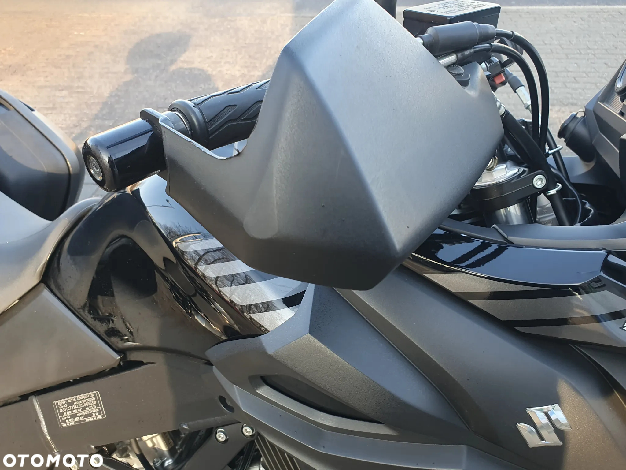 Suzuki V-STROM - 30