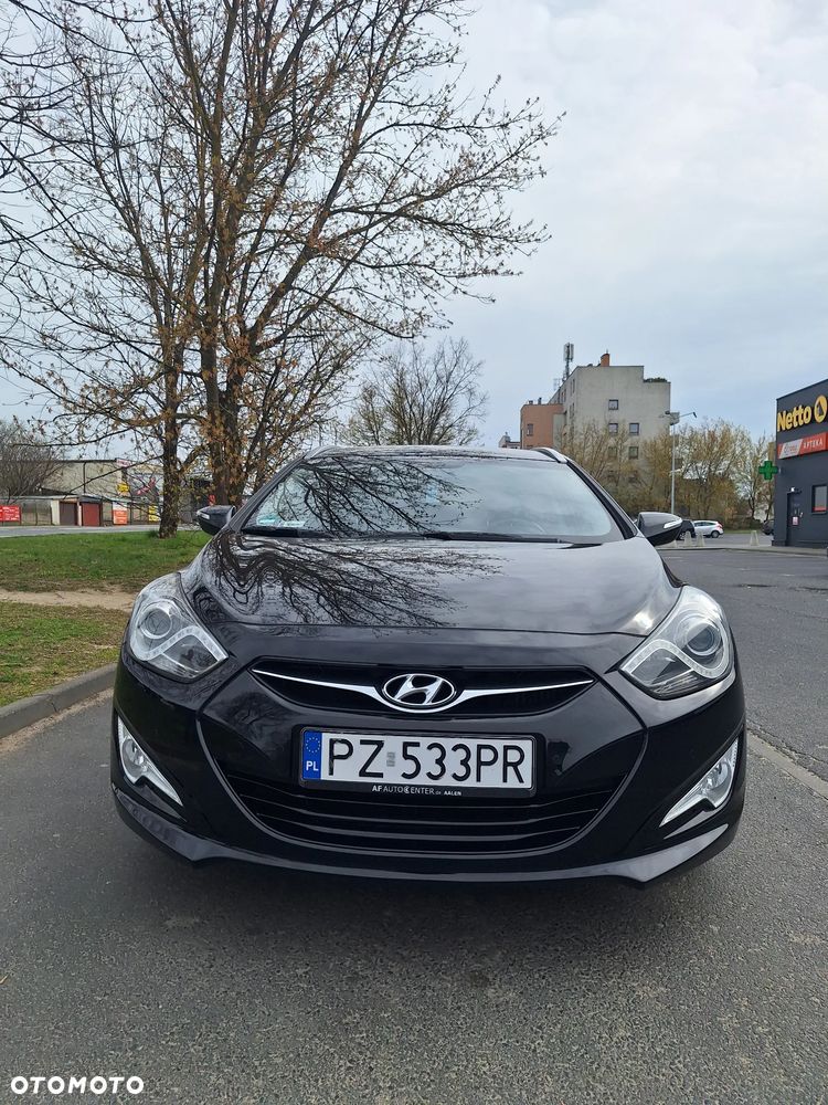 Hyundai i40 i40cw 1.7 CRDi Fifa World Cup Edition - 1