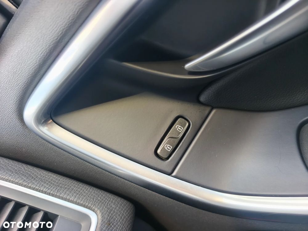 Volvo XC 60 D3 Drive-E Momentum - 20