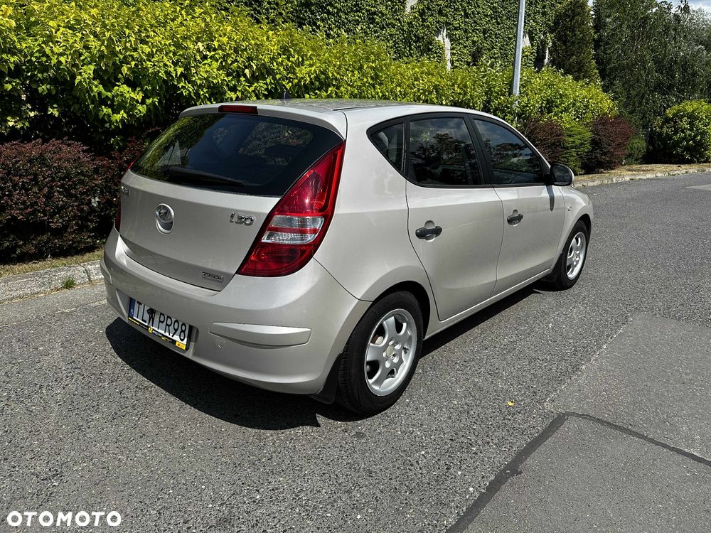 Hyundai i30 1.6 CRDi Base + - 4