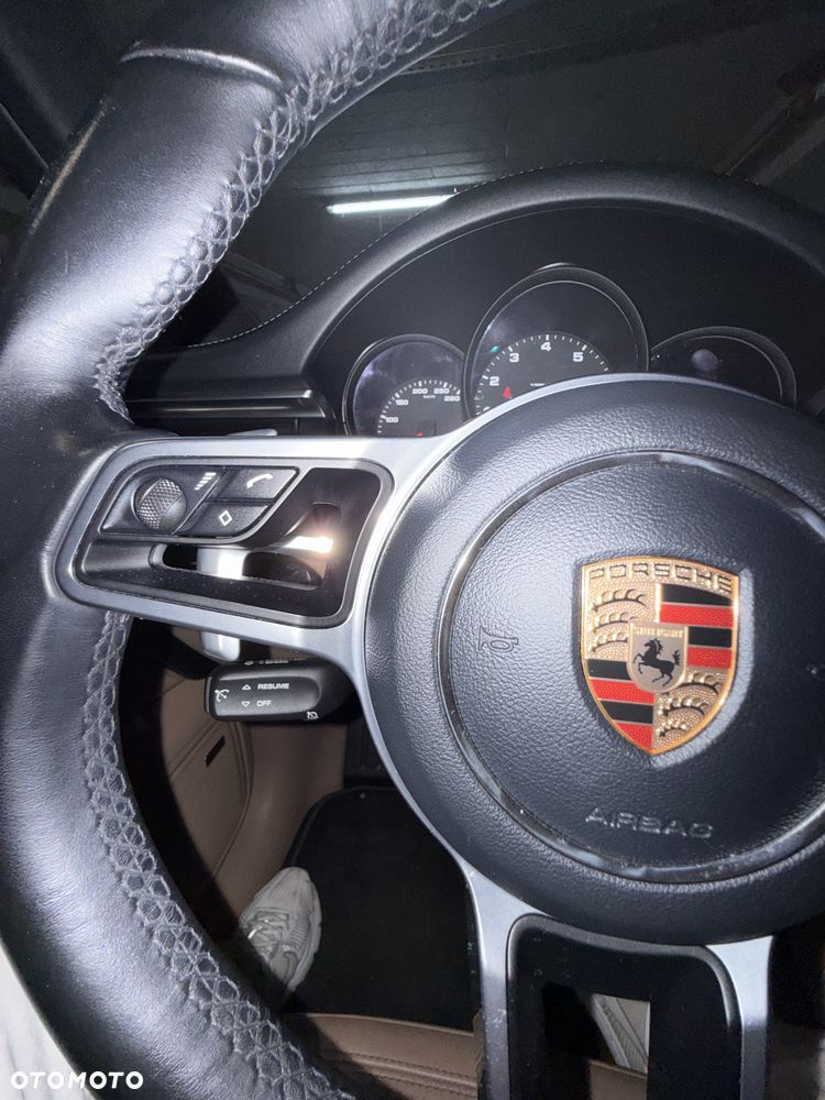 Porsche Macan Standard - 16