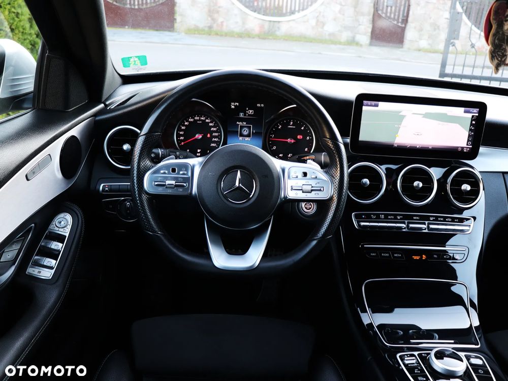 Mercedes-Benz Klasa C 220 d 4Matic T 9G-TRONIC AMG Line - 32