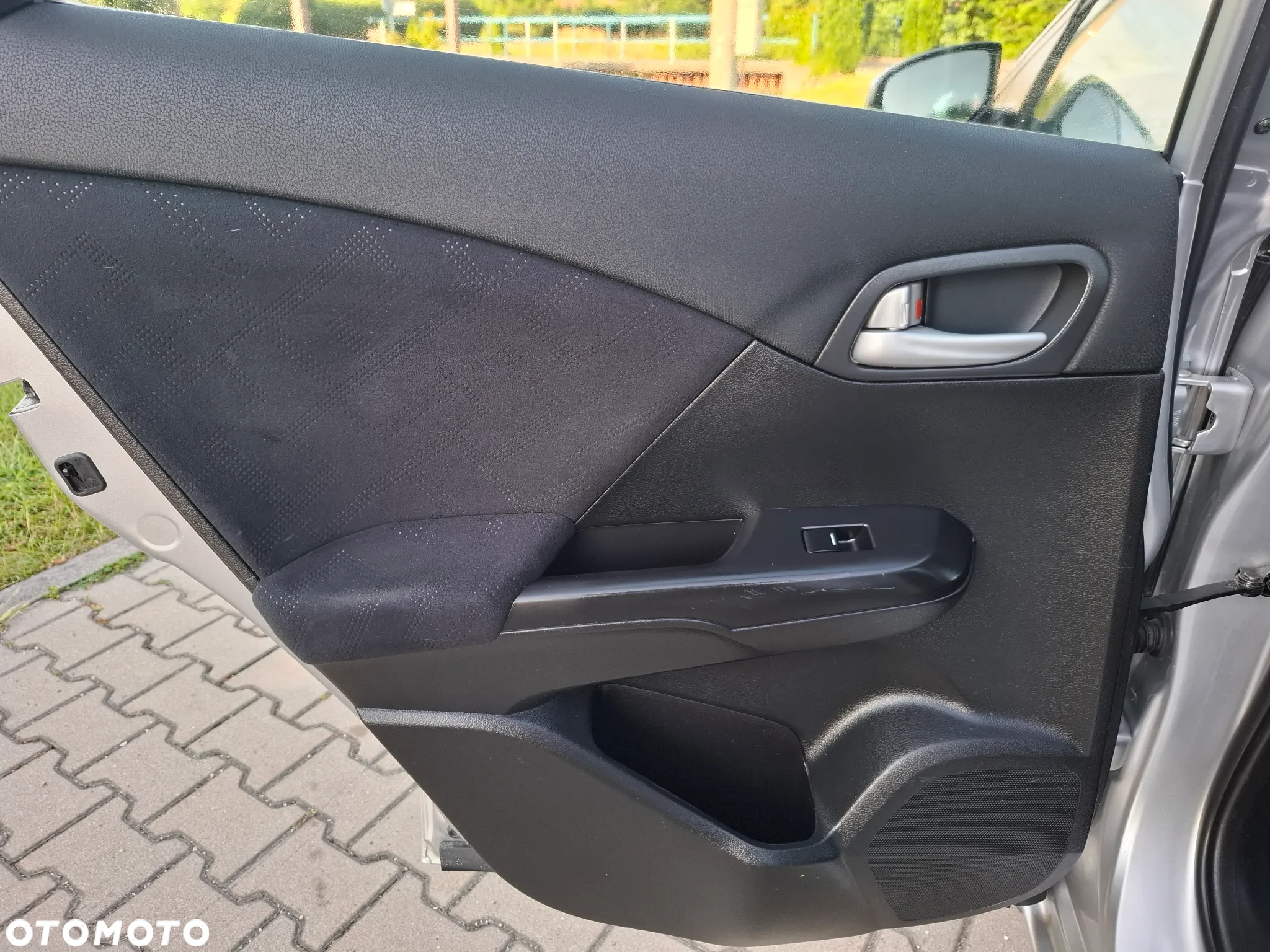 Honda Civic 1.6 i-DTEC Executive Navi - 16
