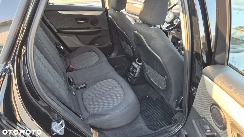 BMW Seria 2 218d - 3