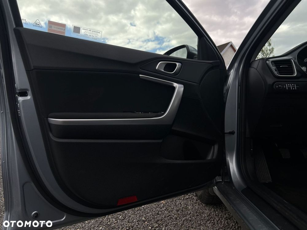 Kia Ceed - 11