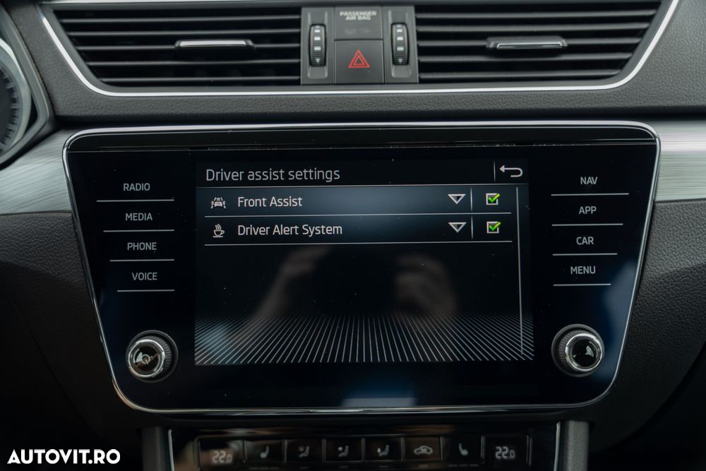 SKODA Superb 2021 — imagine 25