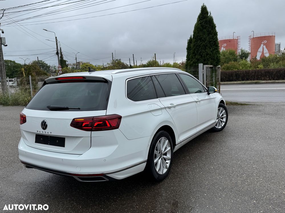 Volkswagen Passat Variant 2.0 TDI SCR DSG Elegance - 22