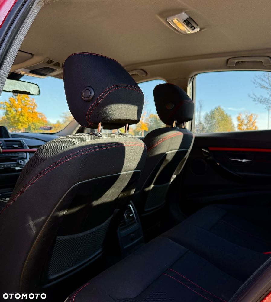 BMW Seria 3 320i - 13