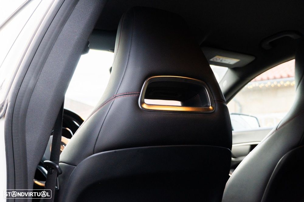 Mercedes-Benz CLA 180 d Shooting Brake AMG Line - 43