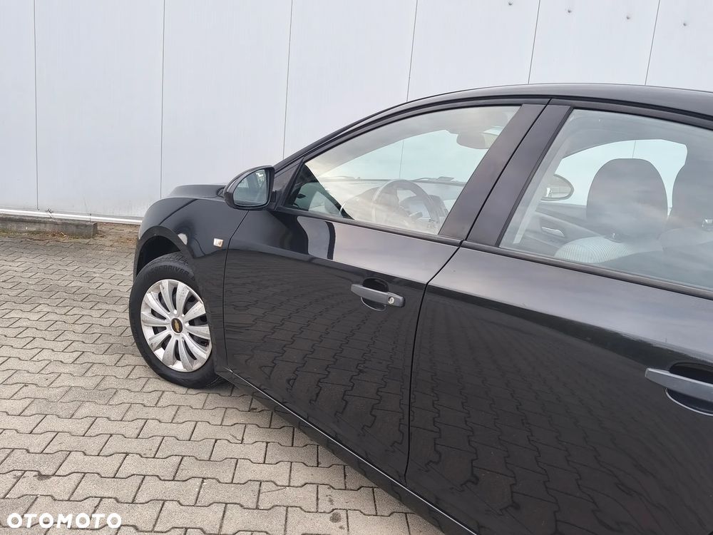 Chevrolet Cruze - 25