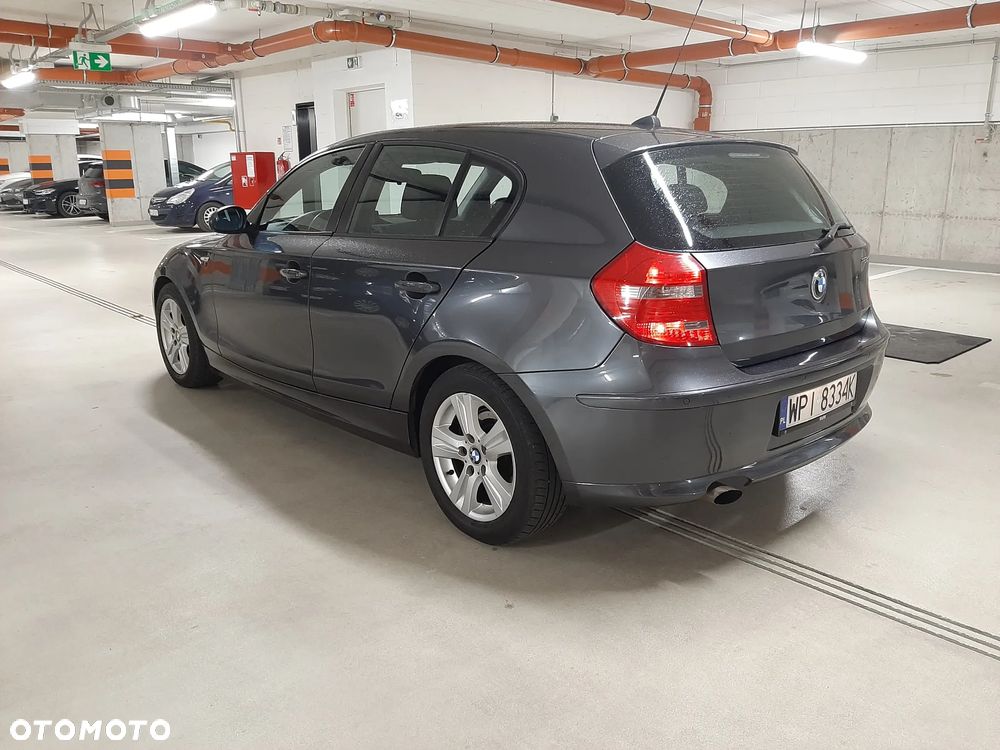 BMW Seria 1 118d DPF - 11