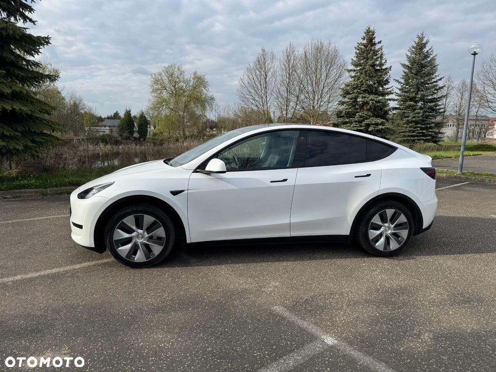 Tesla Model Y RWD - 2