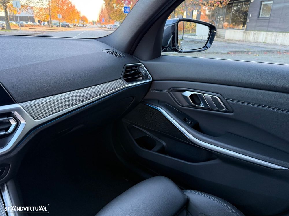 BMW 330 e Touring Pack M Auto - 18