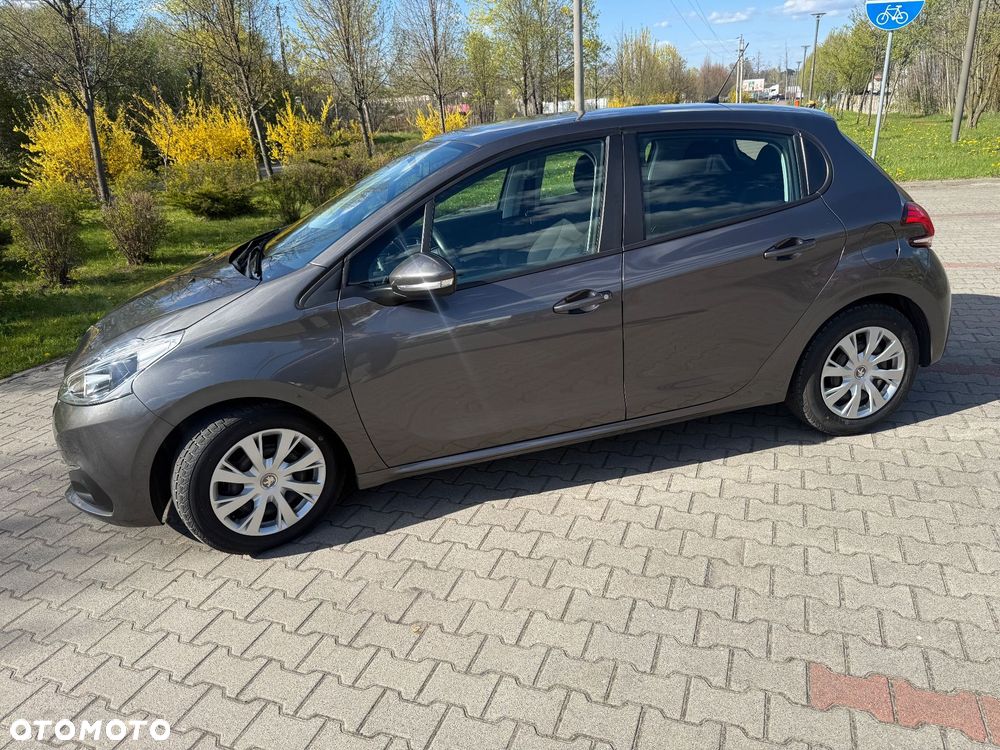 Peugeot 208 - 4