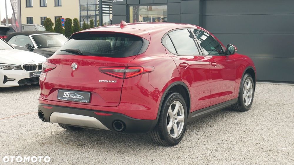 Alfa Romeo Stelvio - 6