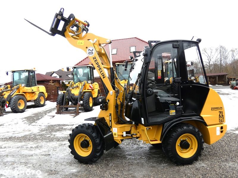 Zeppelin ZL25 ( Atlas AR320 ) 2024r / Powystawowa z Niemiec / Miniładowarka / - 37