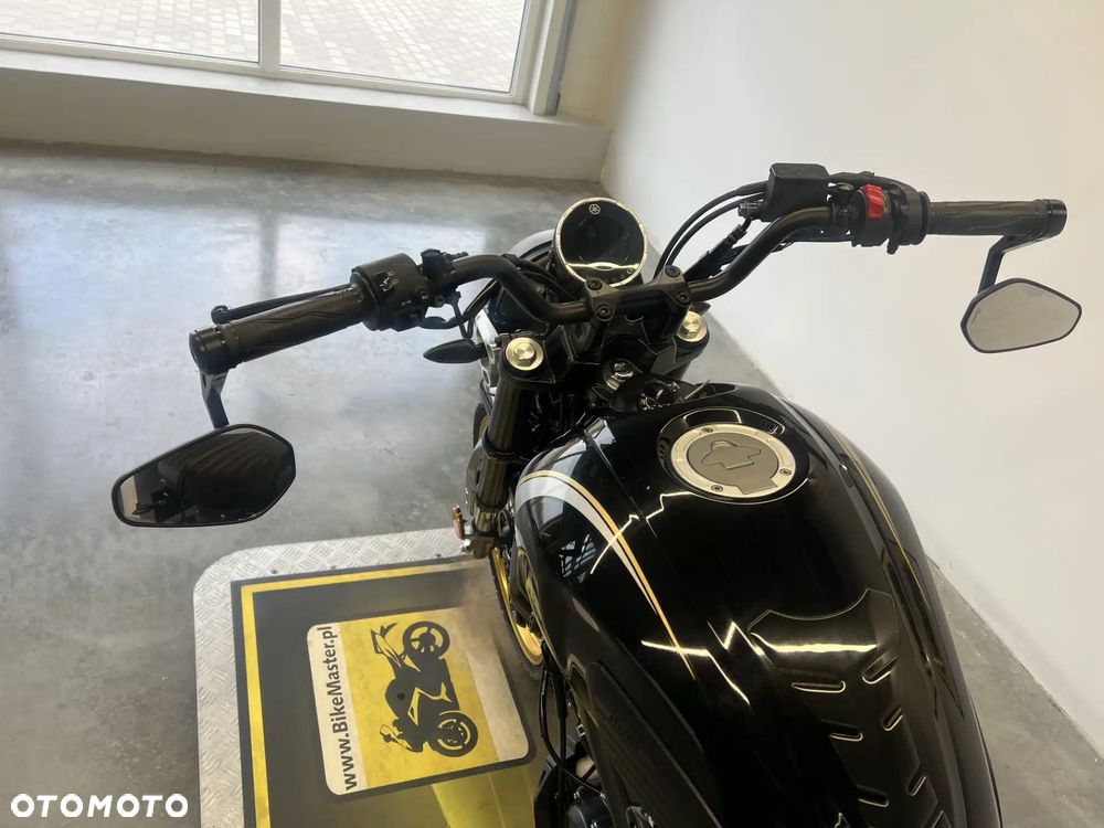 Yamaha XSR - 17