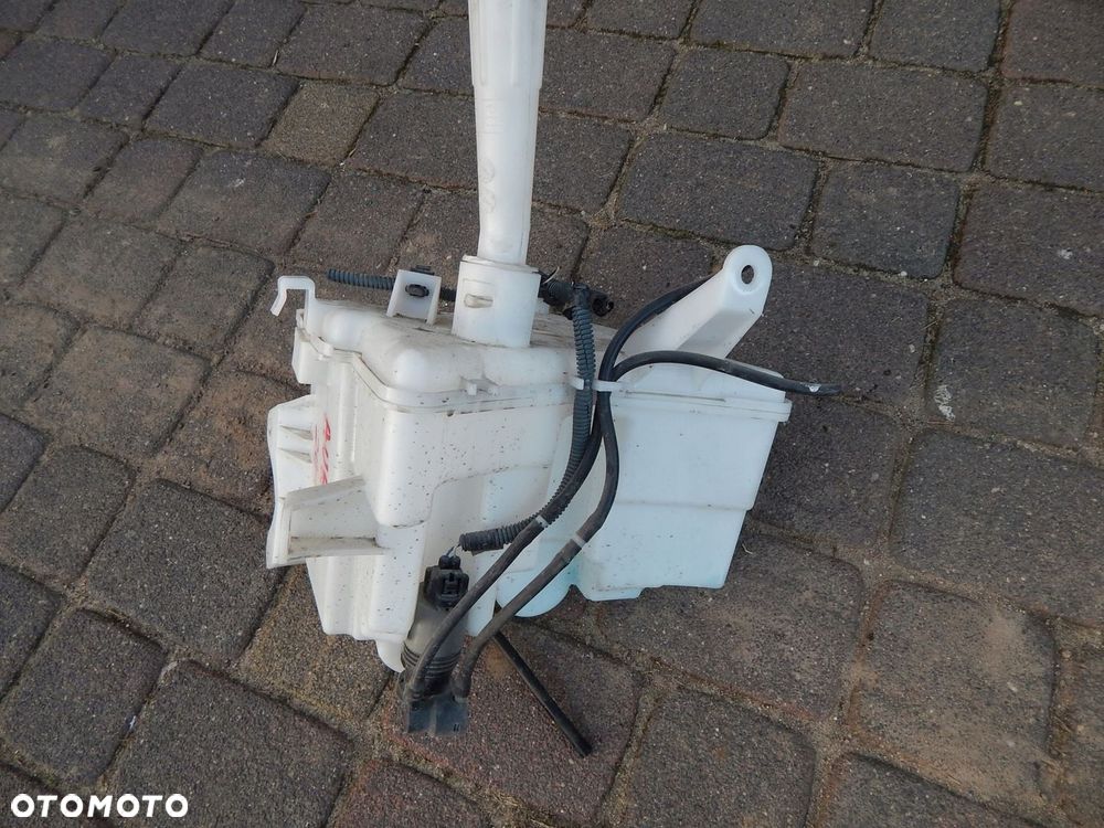 ZBIORNICZEK POD XENON TOYOTA AUTIS II 2013 - 2
