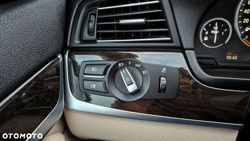 BMW Seria 5 520d Luxury Line - 26