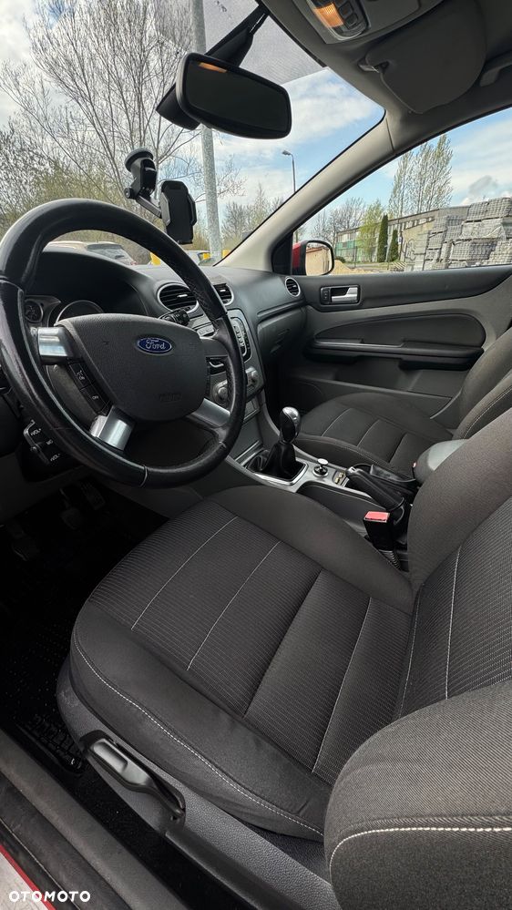 Ford Focus 2.0 16V Style - 8