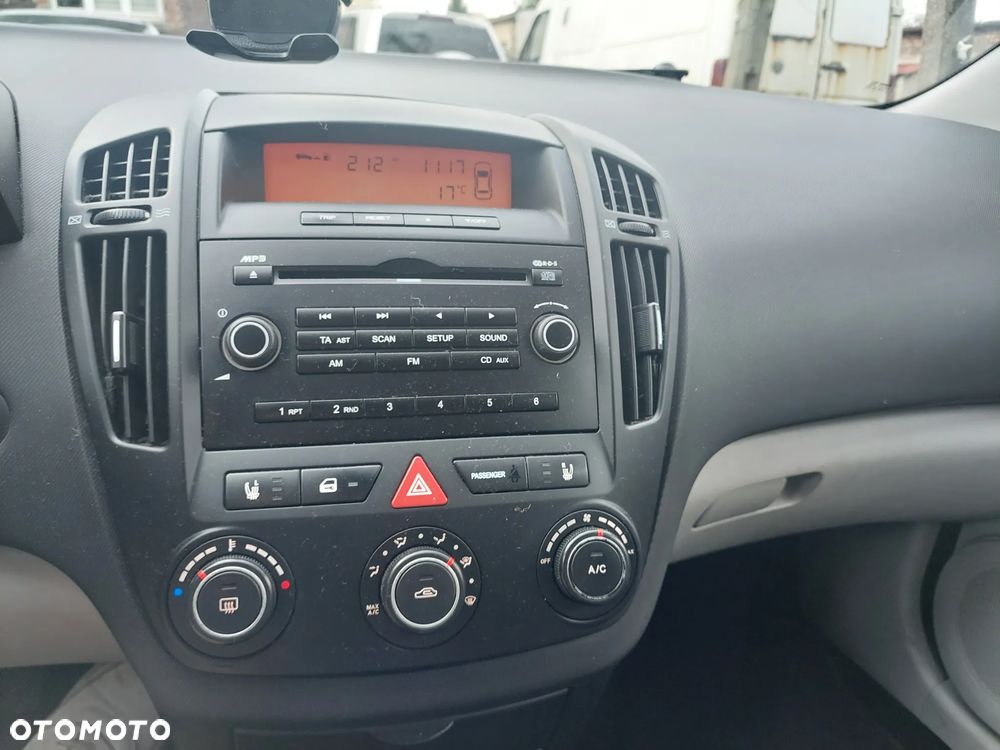 Kia Ceed 1.4 CVVT LX - 8