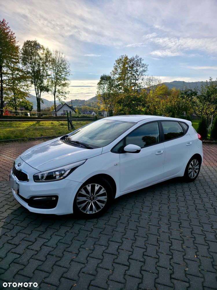 Kia Ceed - 28