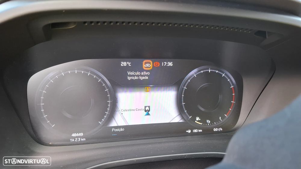 Volvo XC 40 1.5 T3 Tech Edition - 13