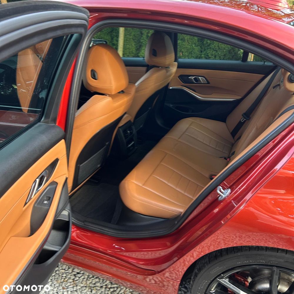 BMW Seria 3 330i xDrive M Sport sport - 18