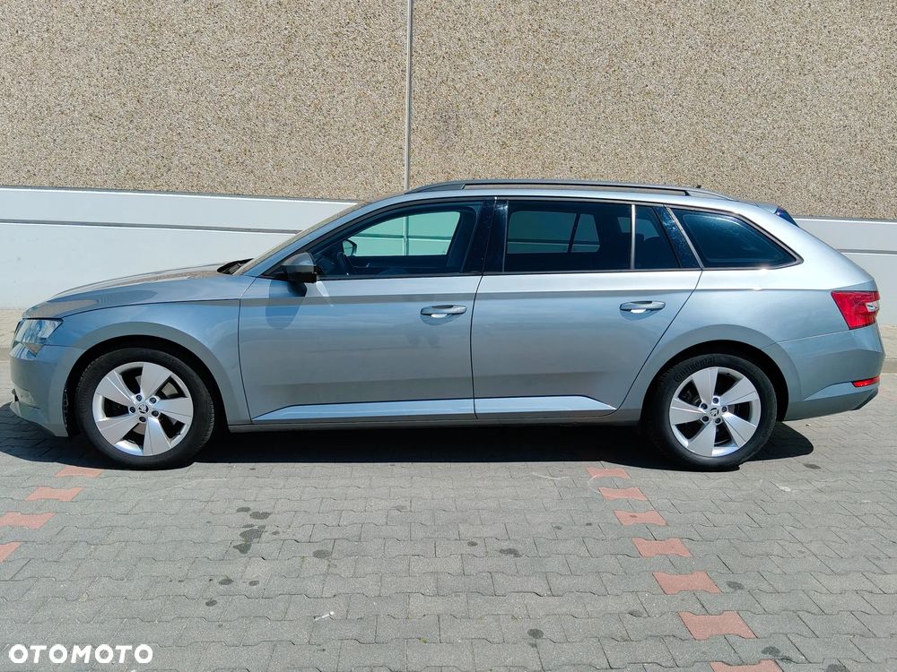 Skoda Superb 1.6 TDI DSG Ambition - 19