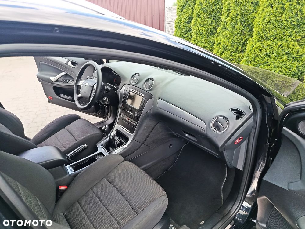 Ford Mondeo 2.0 TDCi Titanium - 25