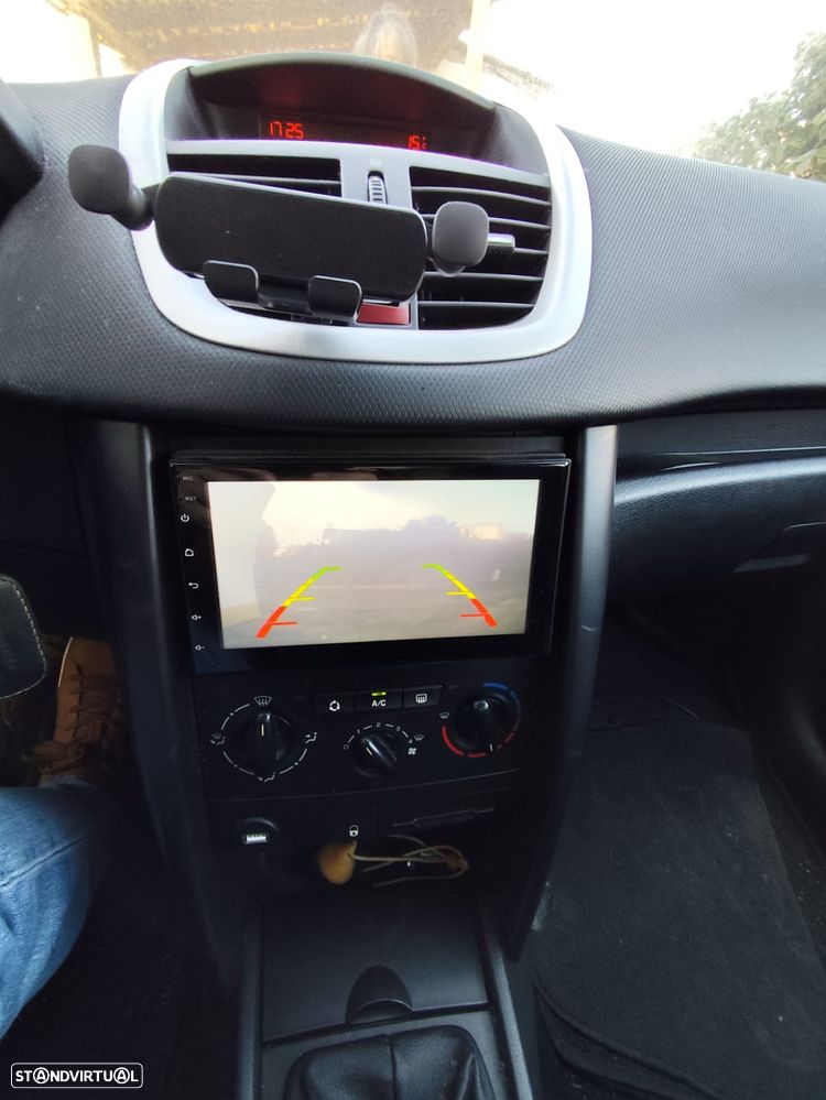 Peugeot 207 1.4 HDi Urban - 10