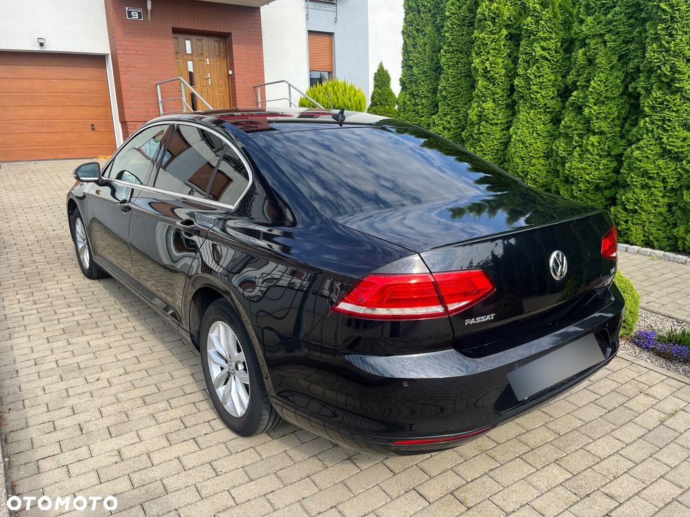 Volkswagen Passat 1.6 TDI SCR DSG - 4