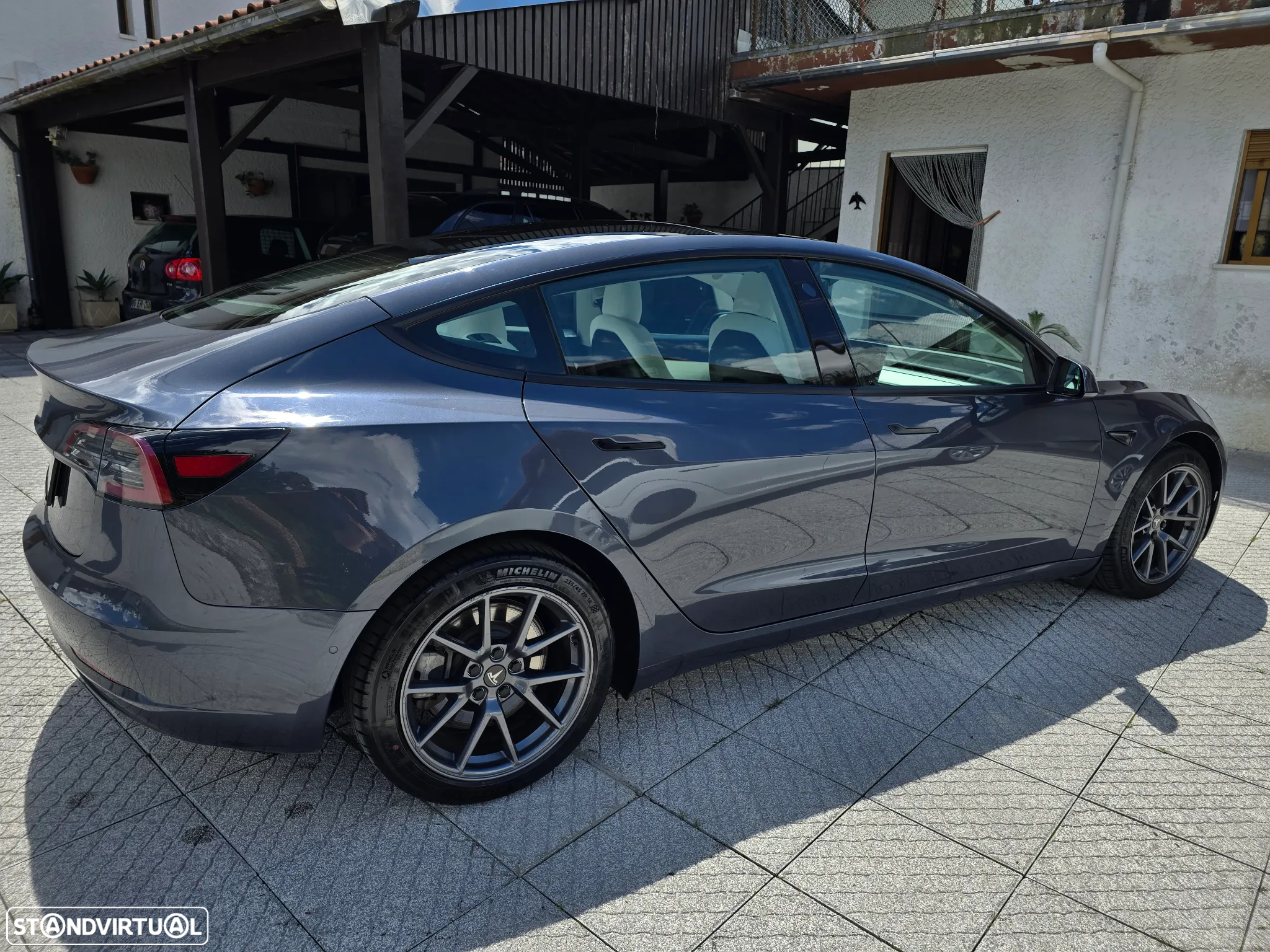 Tesla Model 3 Standard Range Plus RWD - 4